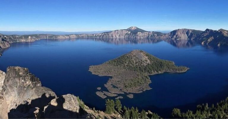 Five Scenic Lakes You Should See In the U.S.